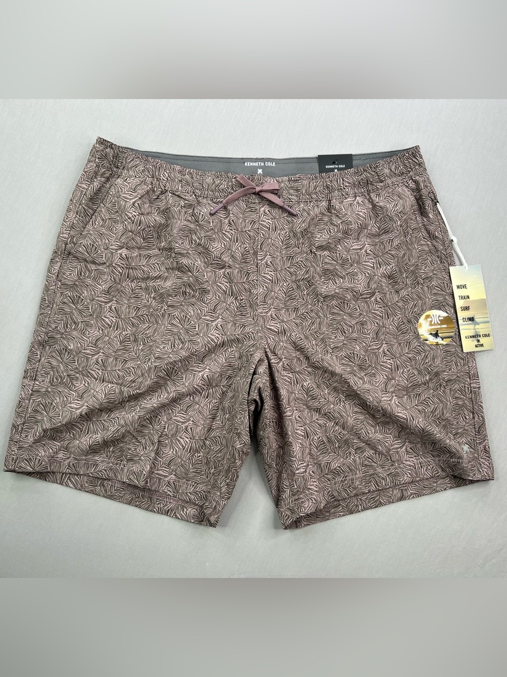 KENNETH COLE MENS ACTIVE TECH COMPRESSION LINED ATHLETIC SHORTS